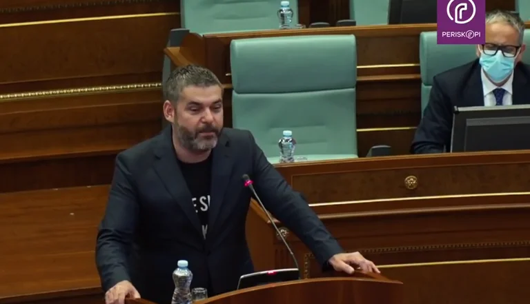 Kastrati: Politika e jashtme version më i keq se ‘Big Brother’, Thaçi dikur ia siguronte Kosovën mbi 100 njohje