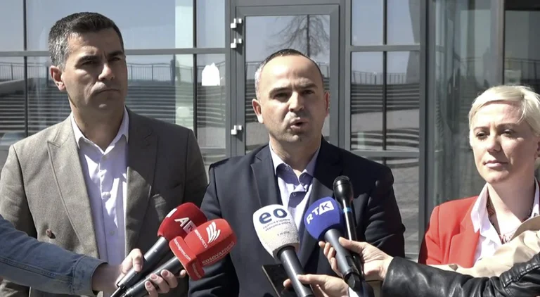 LDK confirmation pénale pour l'emploi de KEK: VV remplit toutes les institutions avec des militants