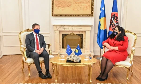 Vjosa Osmani a accusé l'UE d'avoir gâté la Serbie: le chef du Bureau européen au Kosovo répond