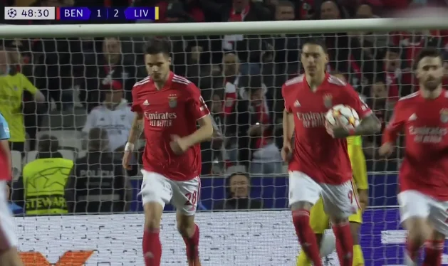 Benoff marks, narrows Liverpool's supremacy