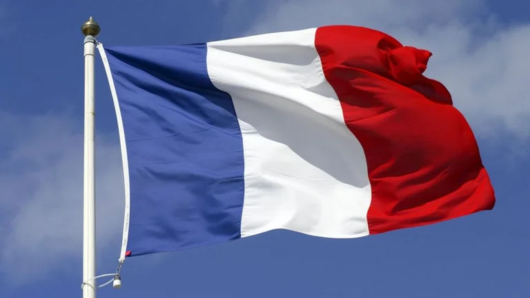 Frankreich eröffnet Kriegsverbrechen Ermittlungen gegen Bürger in der Ukraine
