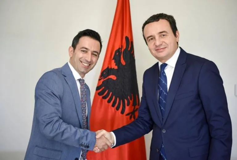 Deputeti i Vetëvendosjes e quan Isa Mustafën zyrtar të Krahinës Autonome