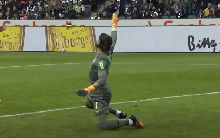 This was really crazy. How did the goalkeeper, Yann Somemer, get this shot?