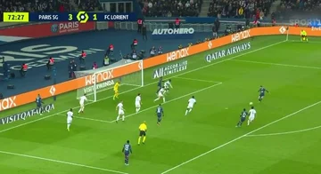 Oh, Messy, schauen Sie, wie schön das Netz ist nach Lorient.