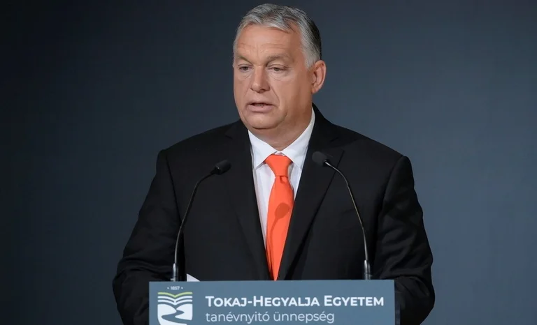 Voting Closes in Ungarn, First Feet Survey Winning Orban