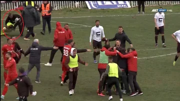 Video veröffentlicht, sehen, wann der Gjilan Fan Steve Frazer greift.