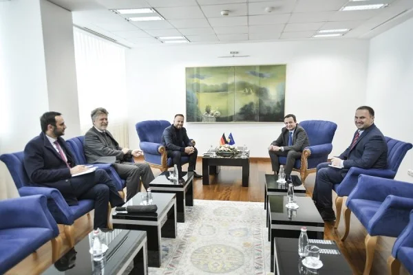Kurti '% diaspora: Come invest in Kosovo, invite your international partners