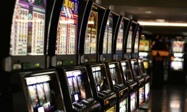 Bastiste un local à Gjakova, 11 personnes arrêtées et détruites des milliers d'euros