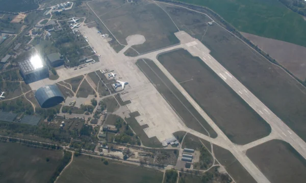 British intelligence says Russian forces have withdrawn from Hosttomel Airport