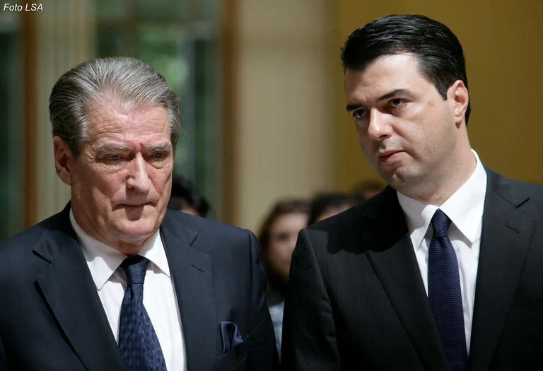 Rritet ‘Luli i vocërr’: Basha akuzon Berishën për korrupsion, harron që e ka quajtur ‘‘baba politik’’