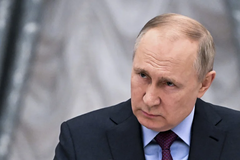 Project: Putin has thyroid cancer