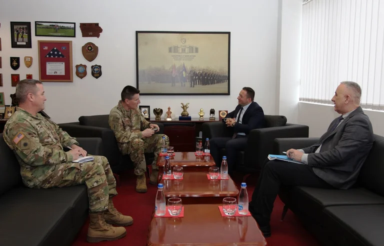 Mehej trifft KFOR-Chef des Generalstabs und erwähnt die NATO-Mitgliedschaft des Kosovo