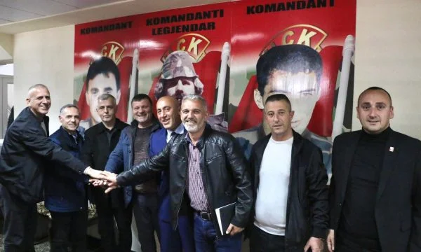Ramush Haradinaj va au bureau O VL-KLA