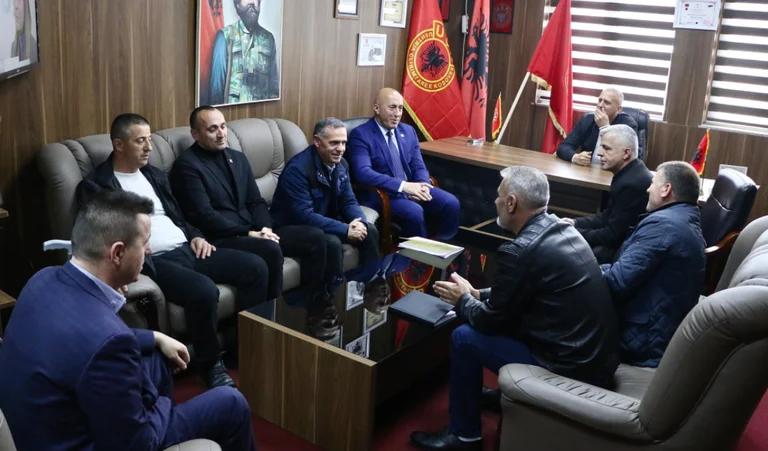 Haradinaj: Inútil a la verdad vergonzosa es inaceptable