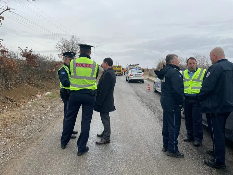 Photo de la scène à Malisheva où deux personnes sont mortes dans un accident