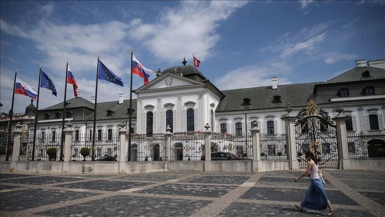 Die Slowakei will keine Partnerschaft mit Russland, fordert 35 Diplomaten aus Bratislava auf