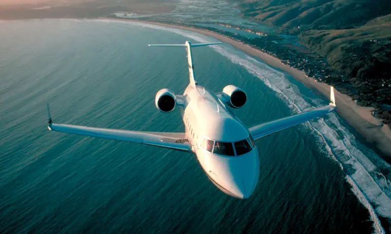 Guardian shock research: Russian oligarchs' planes flew over the EU despite sanctions