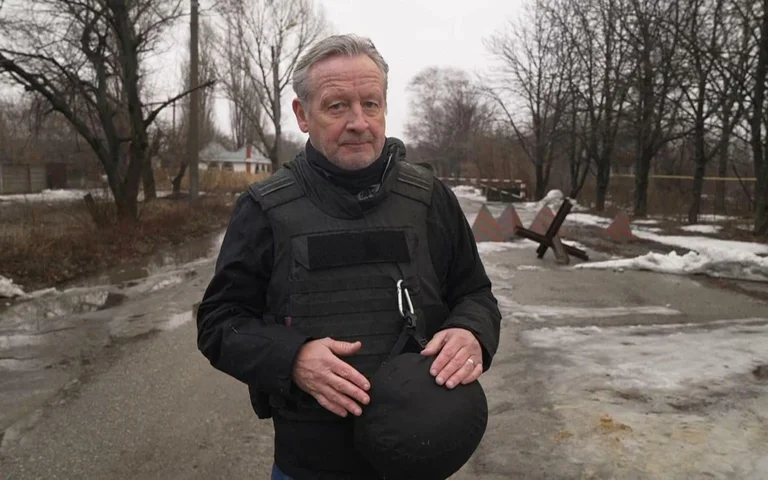 At that moment I said I would die”, speaks for the first time British journalist who was wounded by Russian forces.