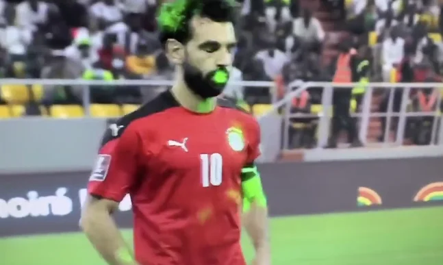 ¿Le pegó la pena con los ojos cerrados en Salah?