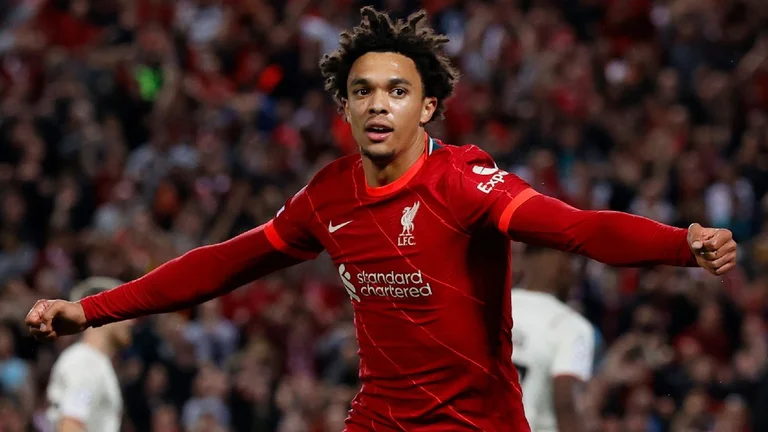 C'est le footballeur qui remplacera Arnold à Liverpool.