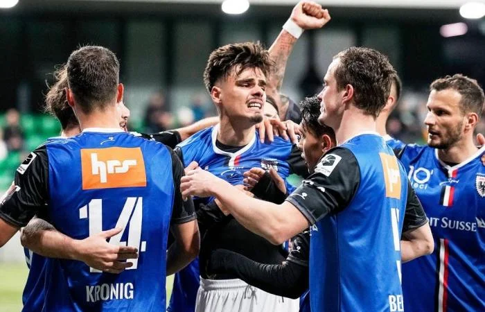 6930 I calciatori Kosovar giocano in Svizzera