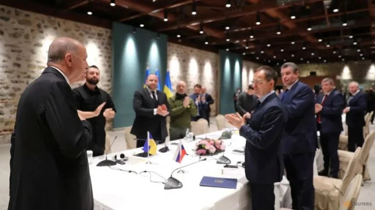 Trois thèmes examinés par les parties Ukraine-Russie à Istanbul