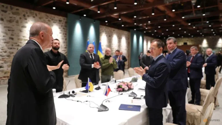 La neutralité est aujourd'hui le thème principal des discussions Ukraine-Russie, dit une source
