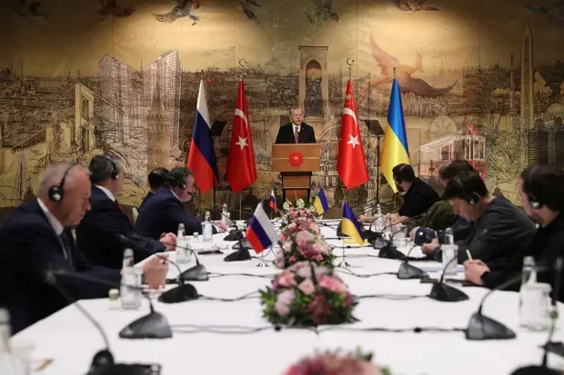 The cold atmosphere, without greeting between the sides: Erdogan opens Ukraine negotiations