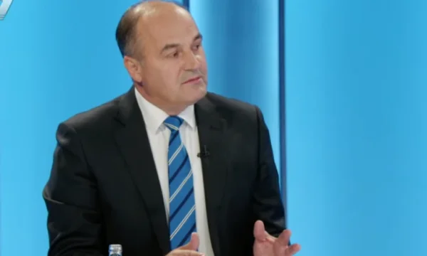 Hoxhaj per la reazione di Quinn al governo: non ho visto altri comunicati.