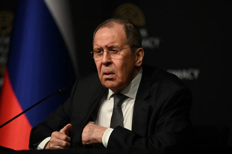 Shakaja e ditës/ Rusia e propozon Beogradin si vend për negociata me Ukrainën