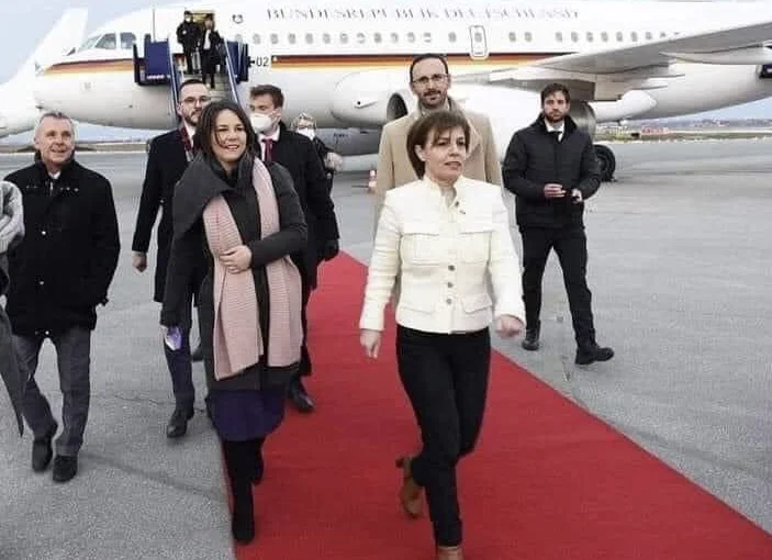 Mërgimtari i nderuar: Donika Gërvalla është ministre, veç pse është vajza e një dëshmori – lidhje me diplomacinë s’ka
