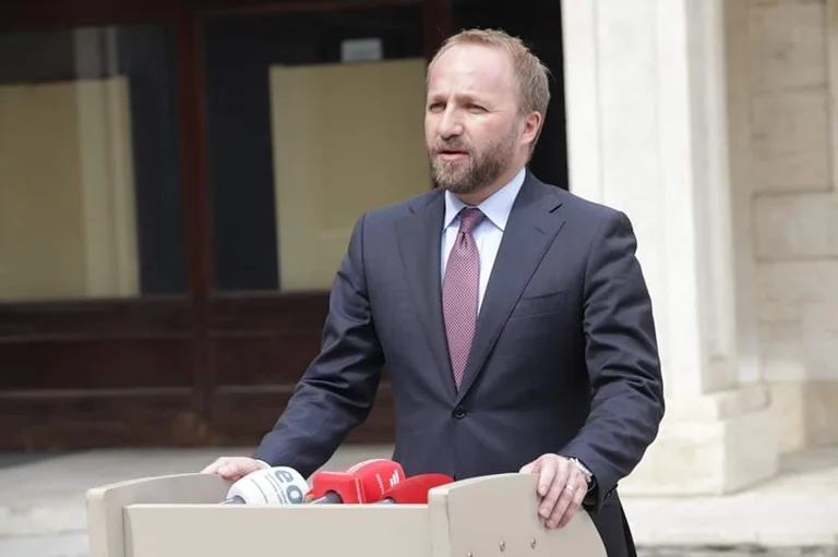 Tahiri: E turpshme që VV nuk votoi komisionin hetimor për krizën energjetike