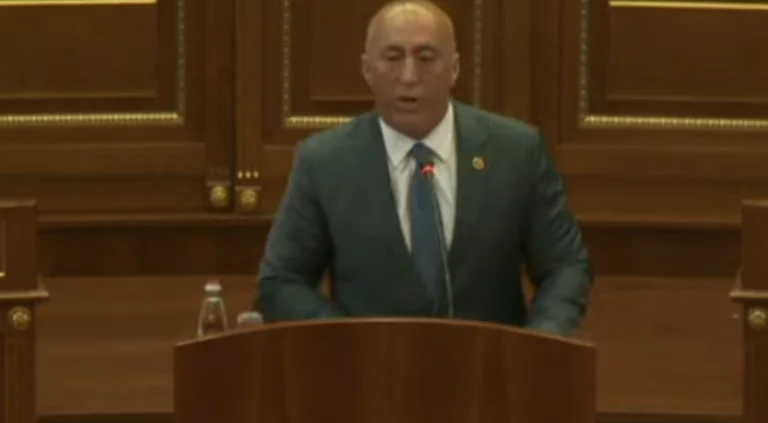 Haradinaj – Kurtit: Mos i ofendo veteranët e UÇK-së, nuk i meritojnë fjalët që po i folë tash