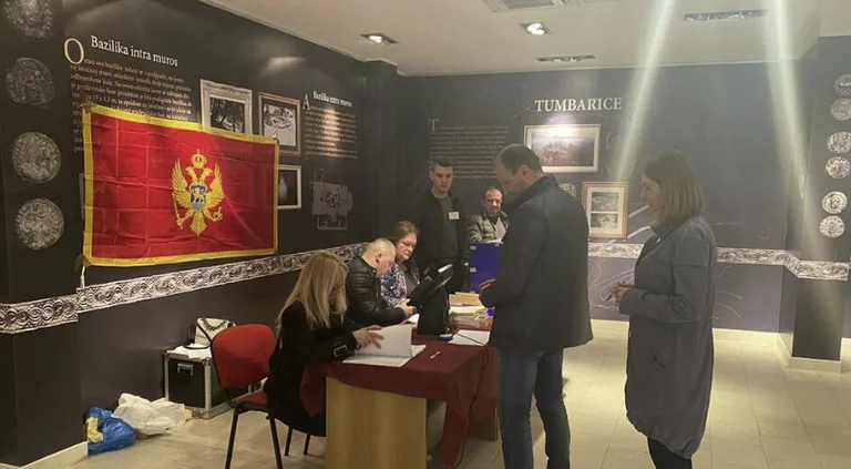 Zgjedhjet në Mal të Zi, në Berane kanë votuar 60.6%, në Ulqin 50.1%