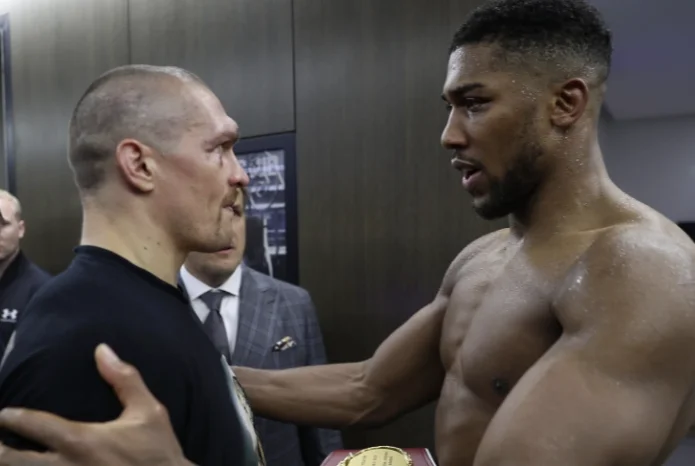 Joshua po e pret rimeçin – A po e mbështet Klitschko vendimin e Usyk për t’u larguar nga lufta në Ukrainë?