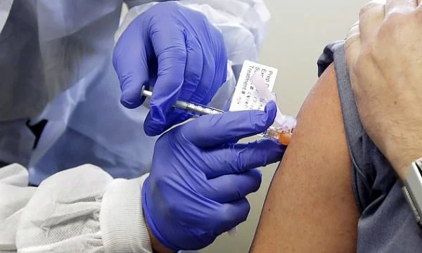 Edhe 151 raste aktive me koronavirus në Kosovë, qytetarët hezitojnë të marrin vaksinën AstraZeneca