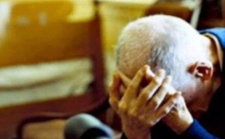 Gjakovë: Djali e rrah babanë dhe ikën nga vendi i ngjarjes