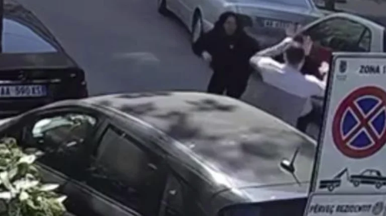 Dhunoi dy vajza në mes të ditës, njëra nga to tregon bisedën me ‘tmerrin e Tiranës’