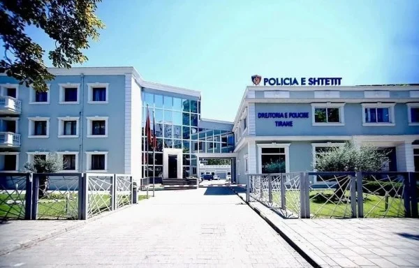 Digjet një stacion policor në Shqipëri, vdes person i ndaluar