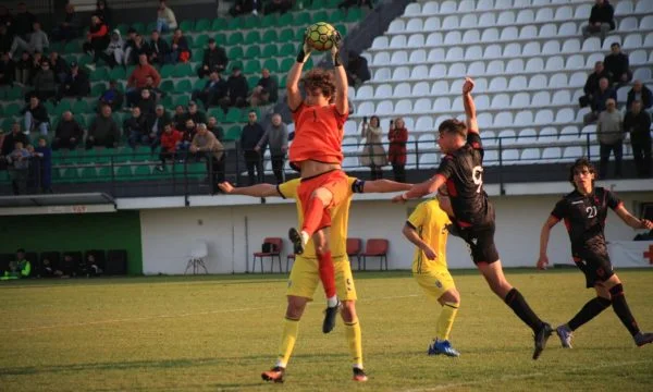 Kosova U-19 mposhtin Shqipërinë U-19