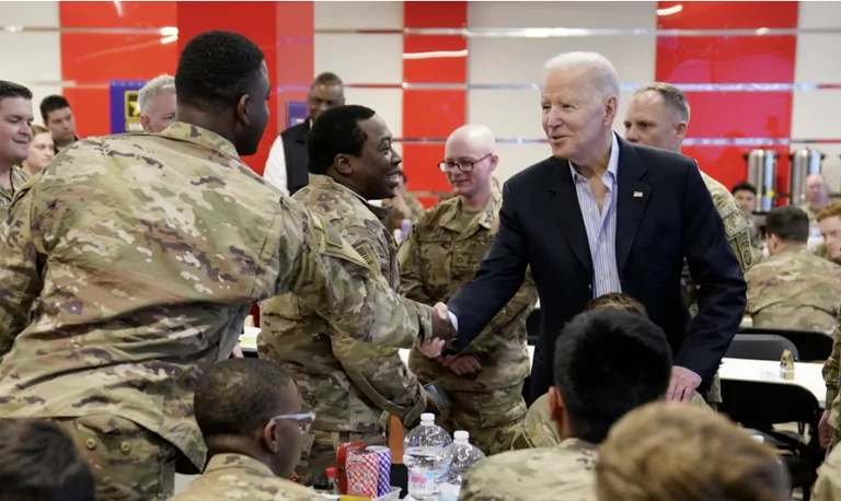 Biden takon ushtarët amerikanë në Poloni