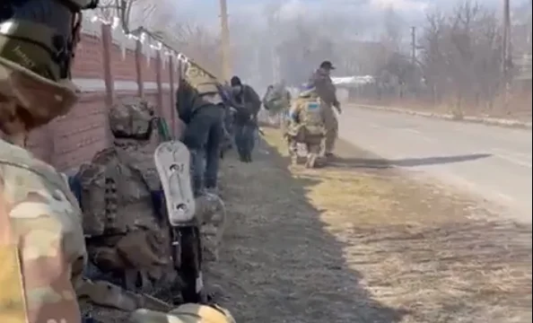 Vullnetarët amerikanë në betejë kundër rusëve në Ukrainë, publikohet videoja