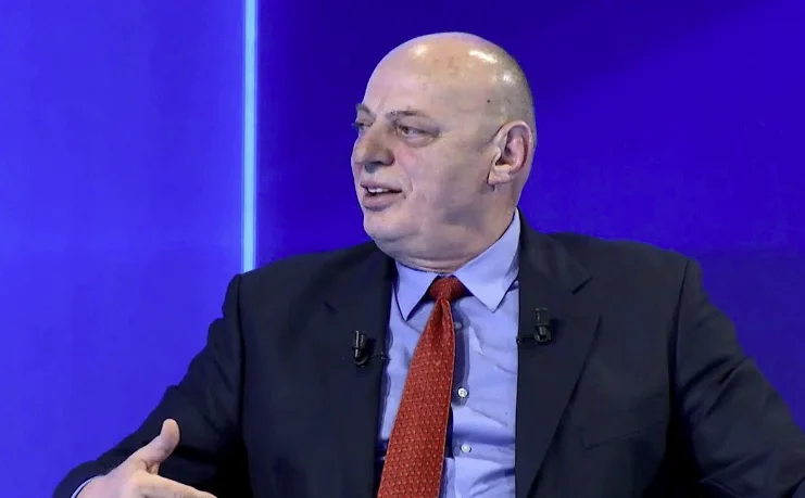 Çeku: SHBA-ja dhe Britania do të ndërhynin me ushtri tokësore, nëse nuk do të dorëzohej Serbia