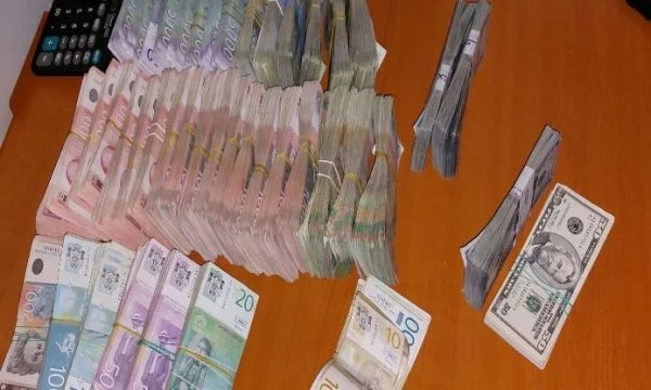 Policia konfiskon një shumë të madhe parash nga një shtetas serb