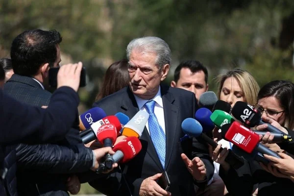 Dorëheqja e Bashës: Sali Berisha ‘i hapur për bisedime me demokratët’
