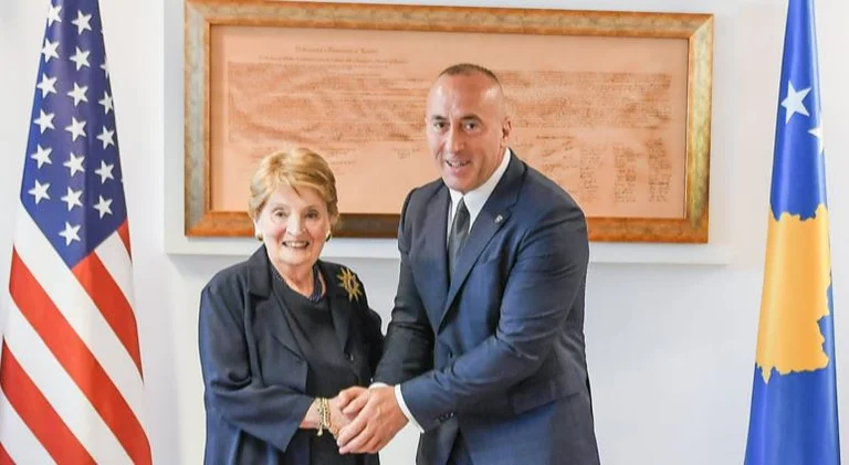 Haradinaj: I pikëlluar për humbjen e mikes së madhe të Kosovës, sekretares Albright