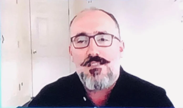 Valon Syla – Bleron Baraliut: Po m’pëlqen se po dukesh si xhanar i letrave të zholit