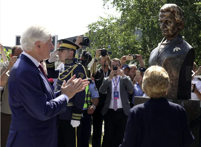 Bill Clinton në vdekjen Albright, kujton udhëtimin e fundit në Kosovë: Ajo ishte shumë e lumtur atë ditë