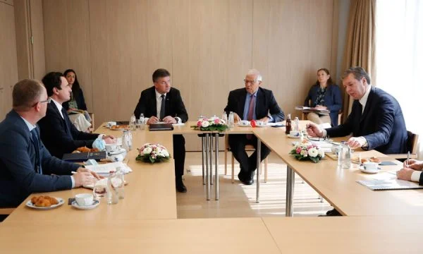 A ka ‘ngecur’ dialogu Kosovë-Serbi? – Ja çka thotë i dërguari i BE-së, Mirsollav Lajçak