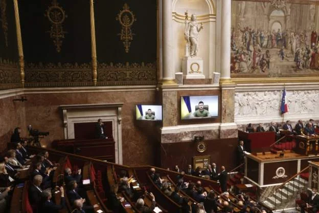 Zelenski apel kompanive franceze, të largohen nga Rusia